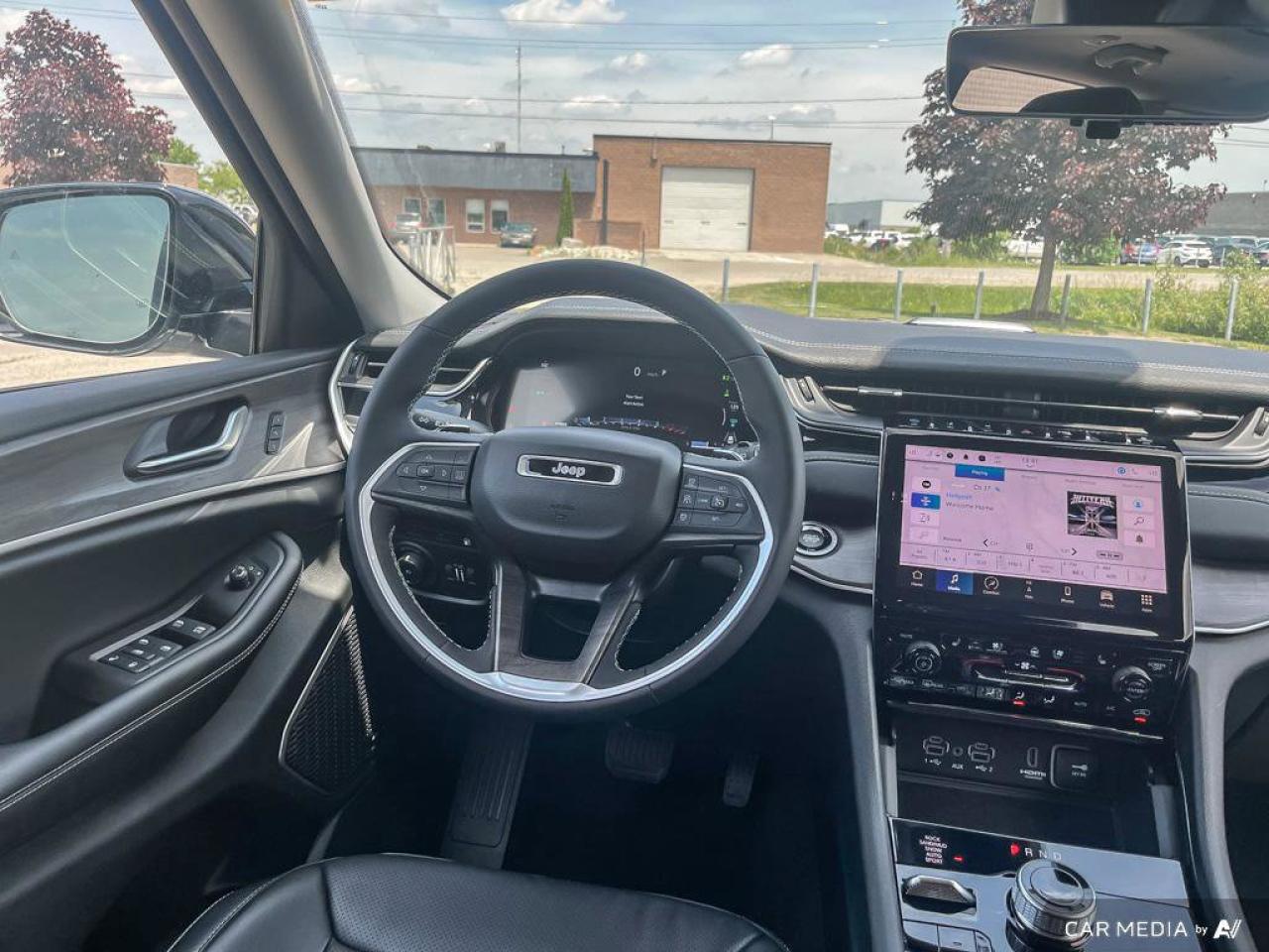 2023 Jeep Grand Cherokee 4xe Navigation | Pano Roof | Rear Seat Video | 20 Wheels | Heated & Cooled Seats | Remote Start | Photo