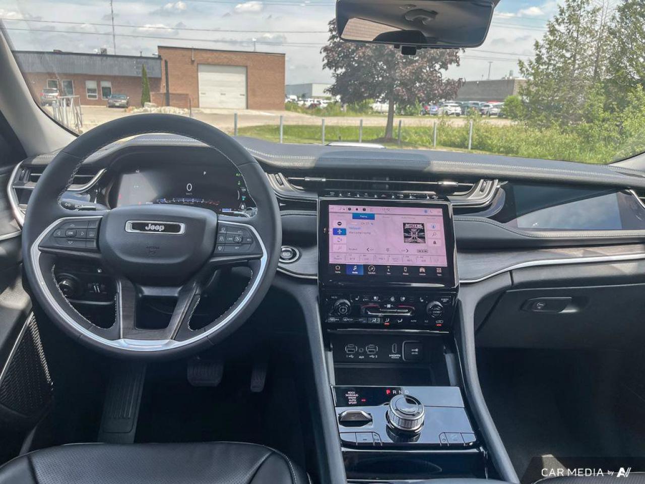 2023 Jeep Grand Cherokee 4xe Navigation | Pano Roof | Rear Seat Video | 20 Wheels | Heated & Cooled Seats | Remote Start | Photo