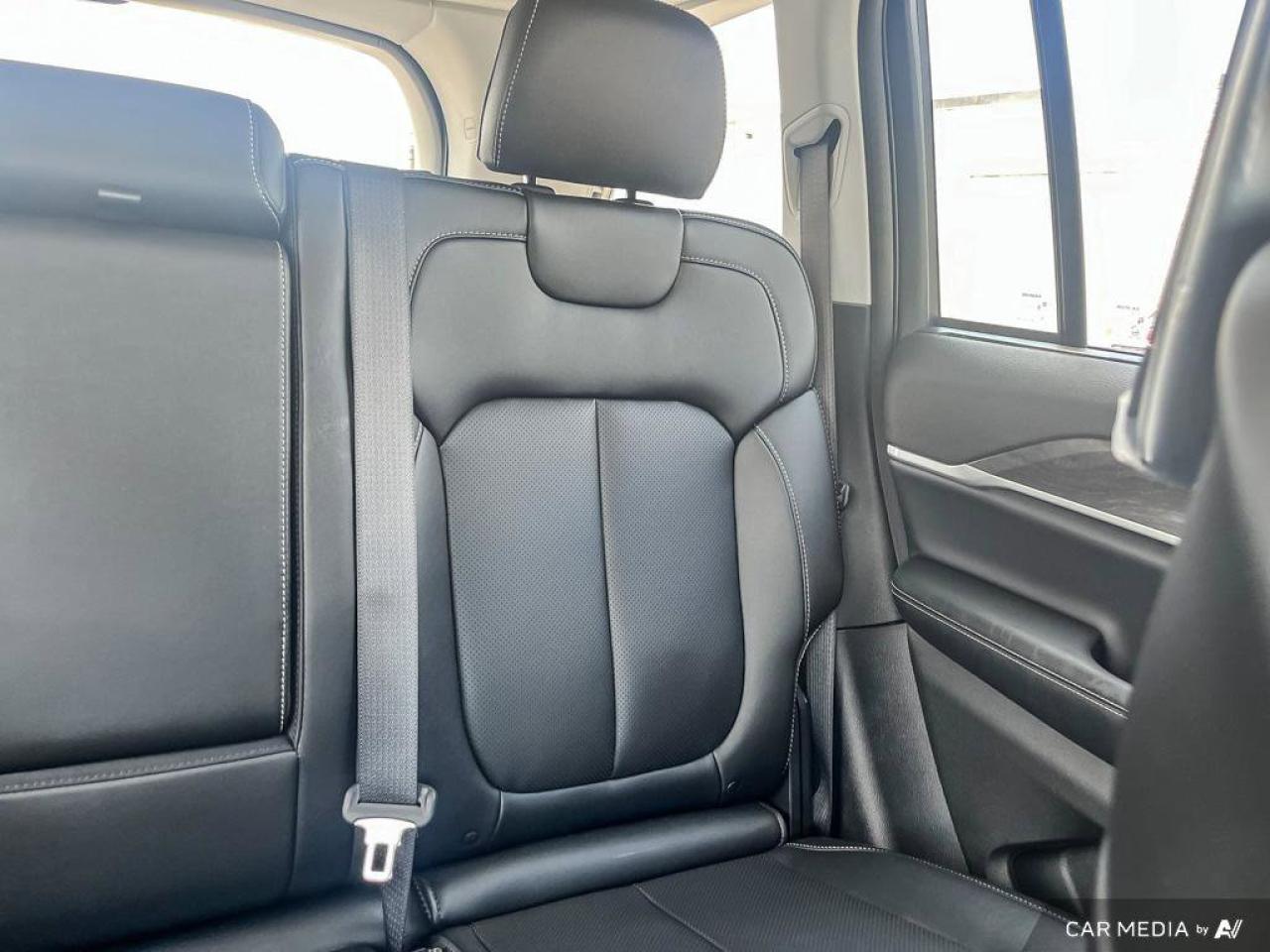 2023 Jeep Grand Cherokee 4xe Navigation | Pano Roof | Rear Seat Video | 20 Wheels | Heated & Cooled Seats | Remote Start | Photo