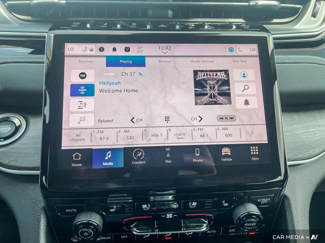 2023 Jeep Grand Cherokee 4xe Navigation | Pano Roof | Rear Seat Video | 20 Wheels | Heated & Cooled Seats | Remote Start | Photo