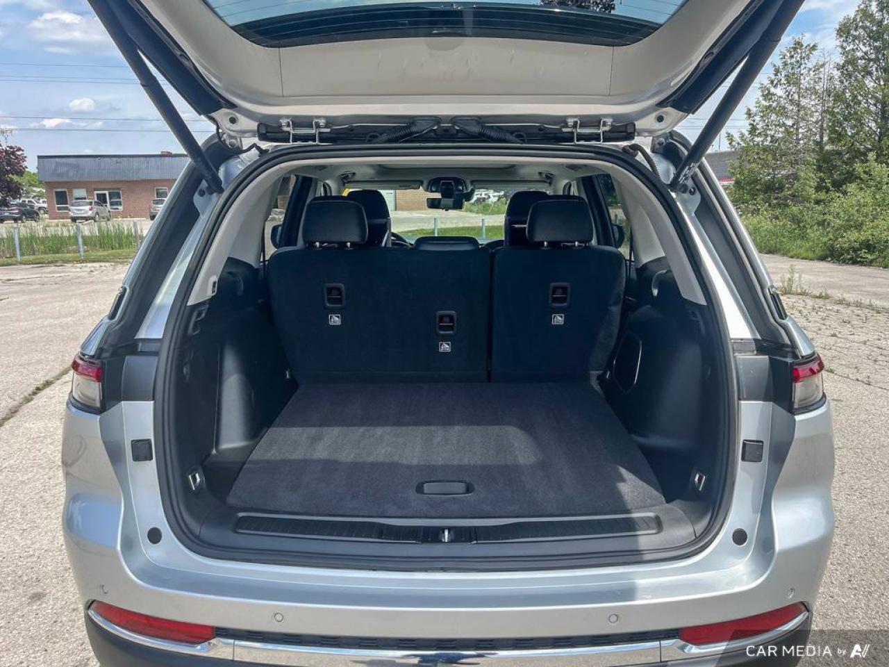 2023 Jeep Grand Cherokee 4xe Navigation | Pano Roof | Rear Seat Video | 20 Wheels | Heated & Cooled Seats | Remote Start | Photo