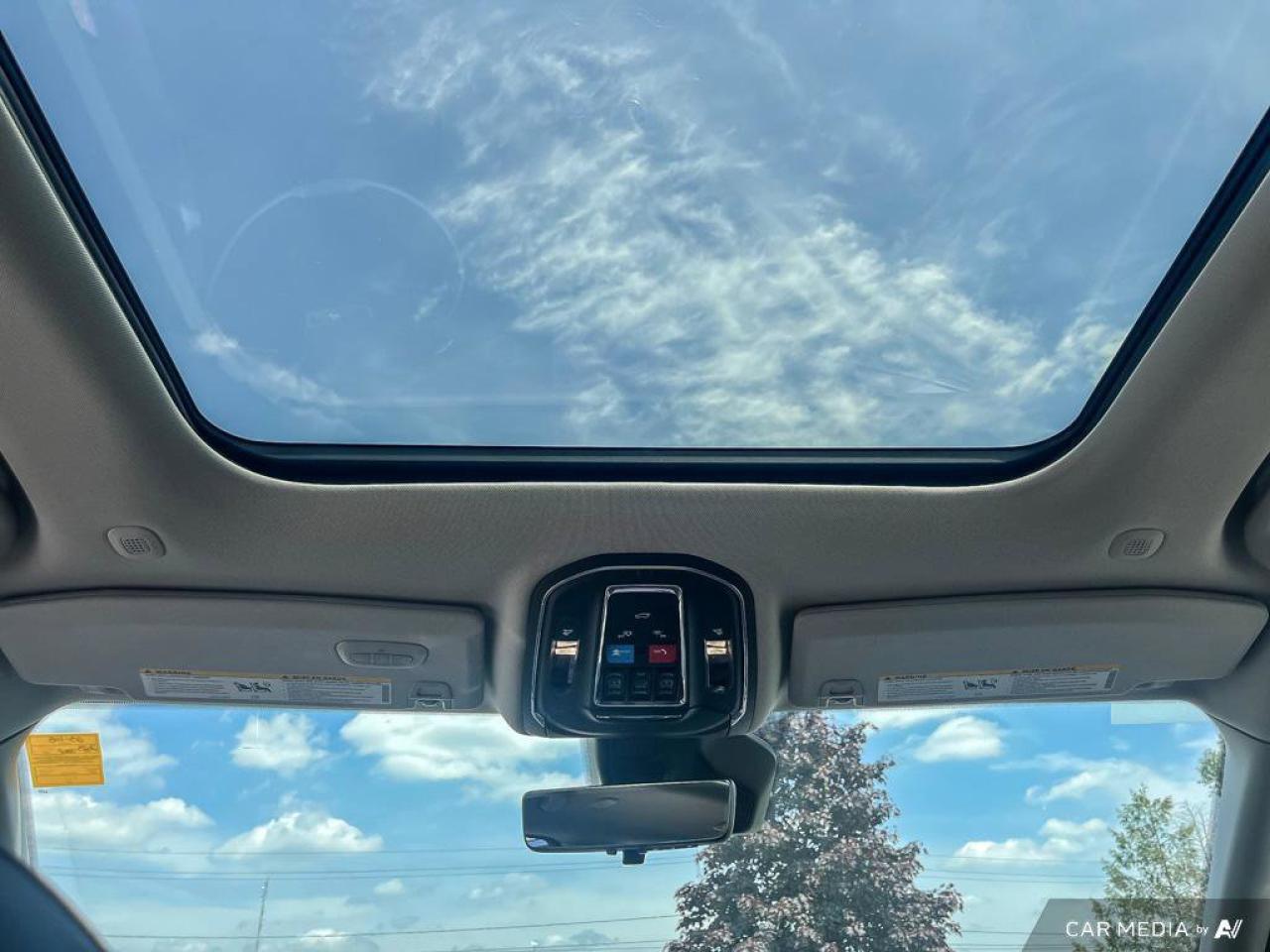 2023 Jeep Grand Cherokee 4xe Navigation | Pano Roof | Rear Seat Video | 20 Wheels | Heated & Cooled Seats | Remote Start | Photo