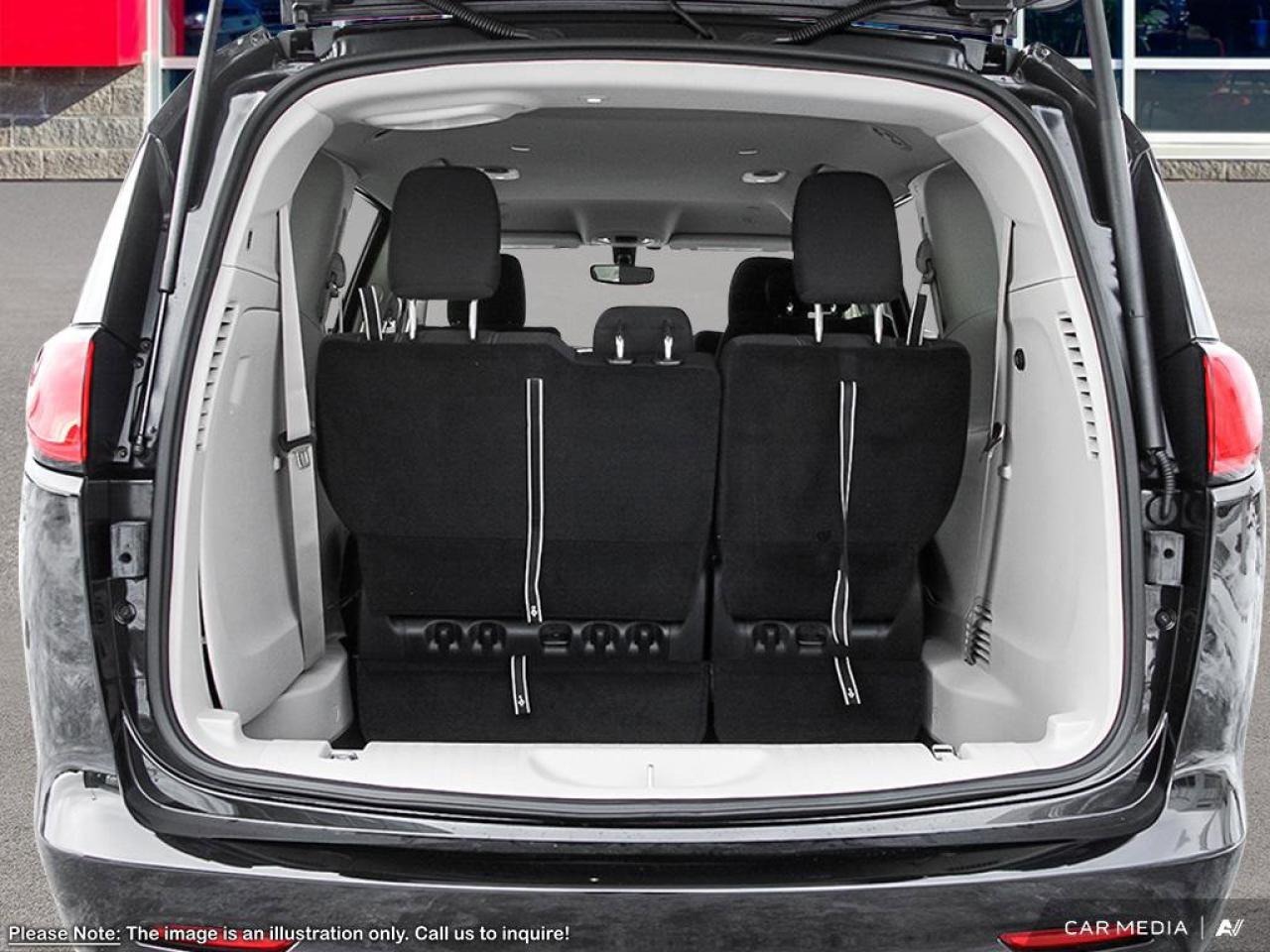 2024 Chrysler Grand Caravan SXT | Navigation | Apple CarPlay | Android Auto | Remote Start | Rain Sensing Wipers | PWR Liftgate Photo