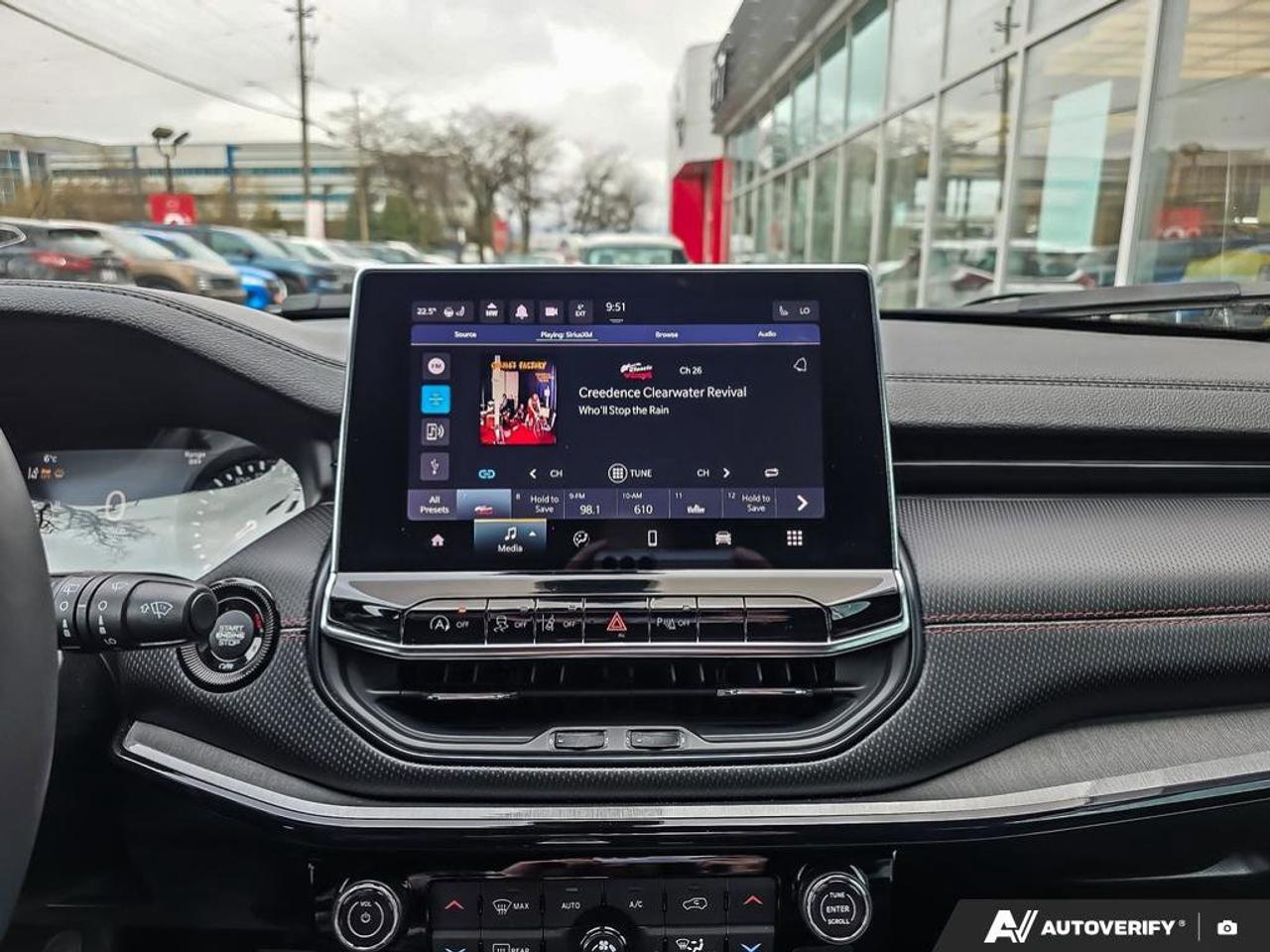 2024 Jeep Compass Trailhawk | Wireless Apple Car Play | Android Auto |  Heated Seats | Leather | Photo