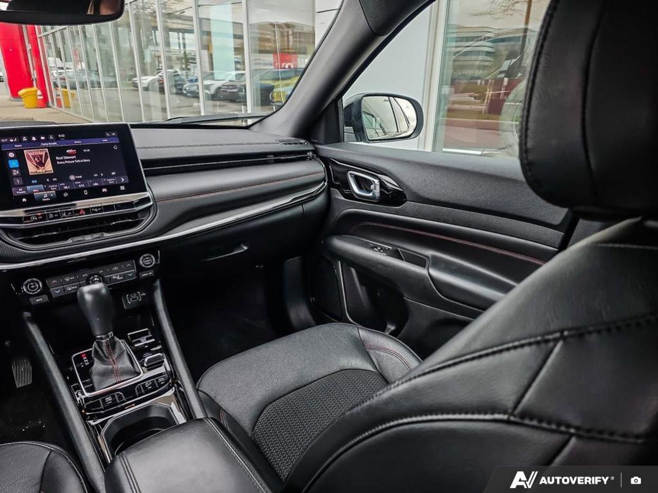 2024 Jeep Compass Trailhawk | Wireless Apple Car Play | Android Auto |  Heated Seats | Leather | Photo