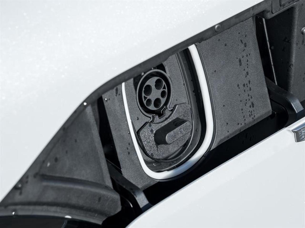 2026 Cadillac LYRIQ Luxury Photo4