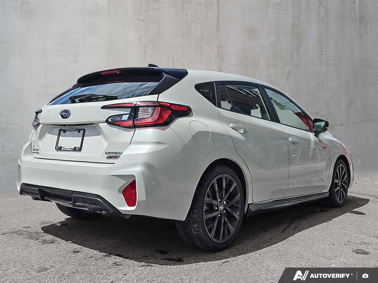 2025 Subaru Impreza RS | RS-exclusive sport-tuned suspension | Apple Car Play | Photo4