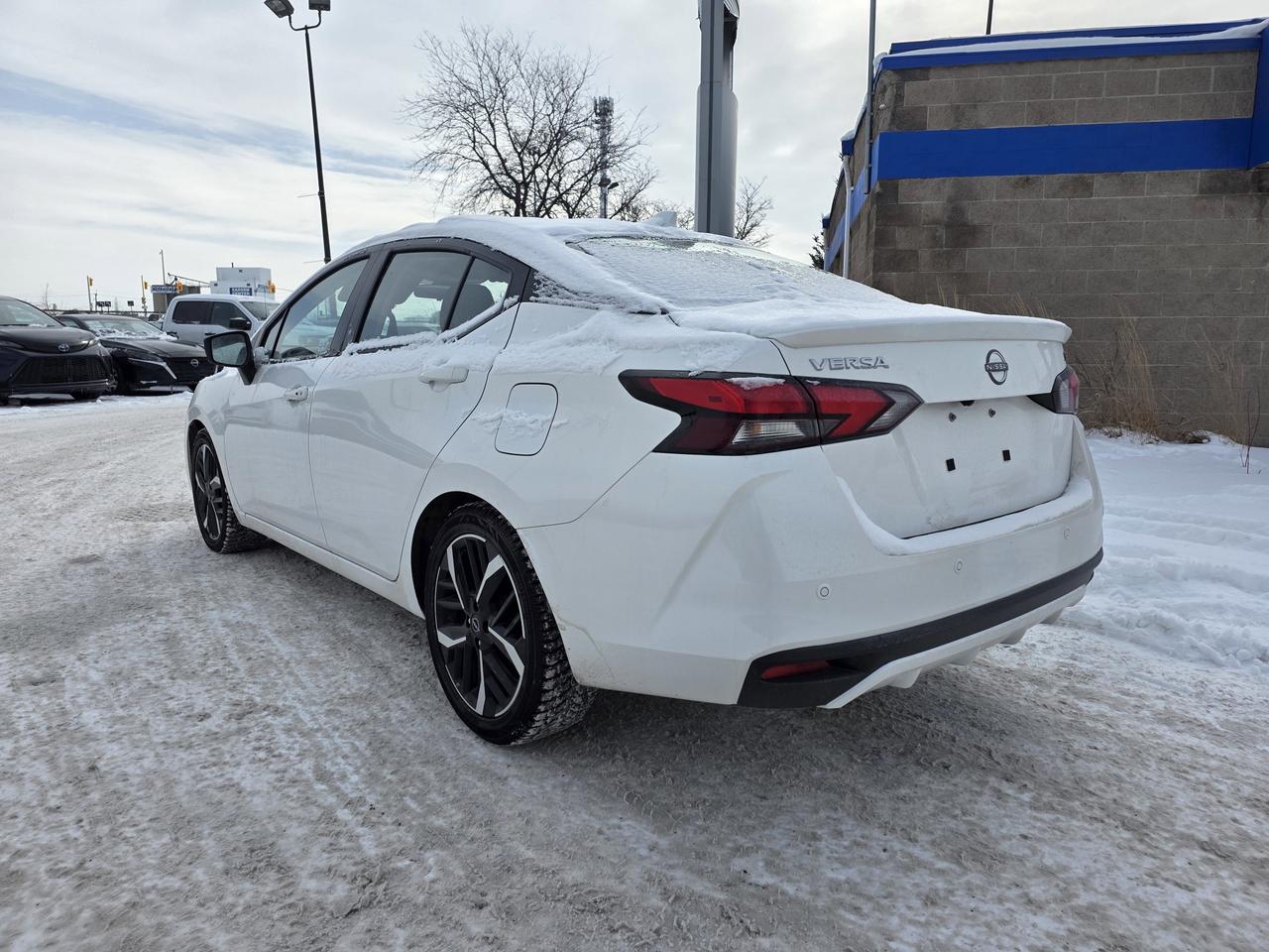 2023 Nissan Versa SR | Heated Seats | Apple Car Play | Android Auto | Photo4