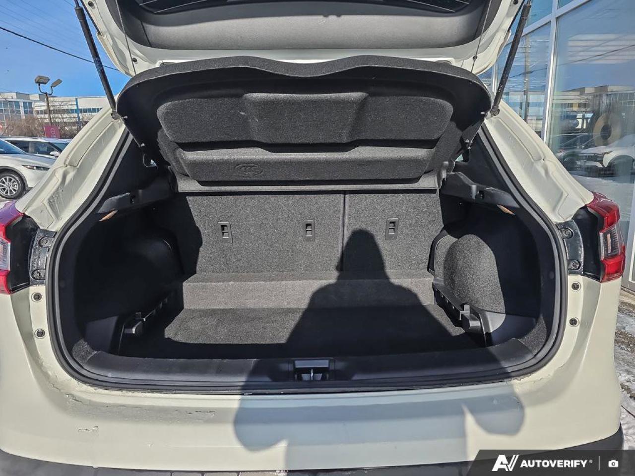 2023 Nissan Qashqai SV AWD | Apple CarPlay | Heated Seats | Alloy Rims | Photo