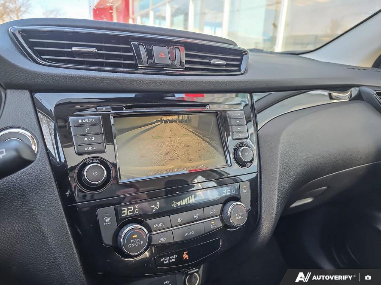 2023 Nissan Qashqai SV AWD | Apple CarPlay | Heated Seats | Alloy Rims | Photo