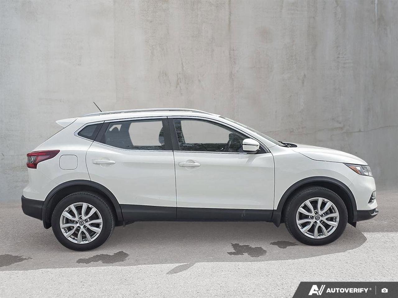 2023 Nissan Qashqai SV AWD | Apple CarPlay | Heated Seats | Alloy Rims | Photo