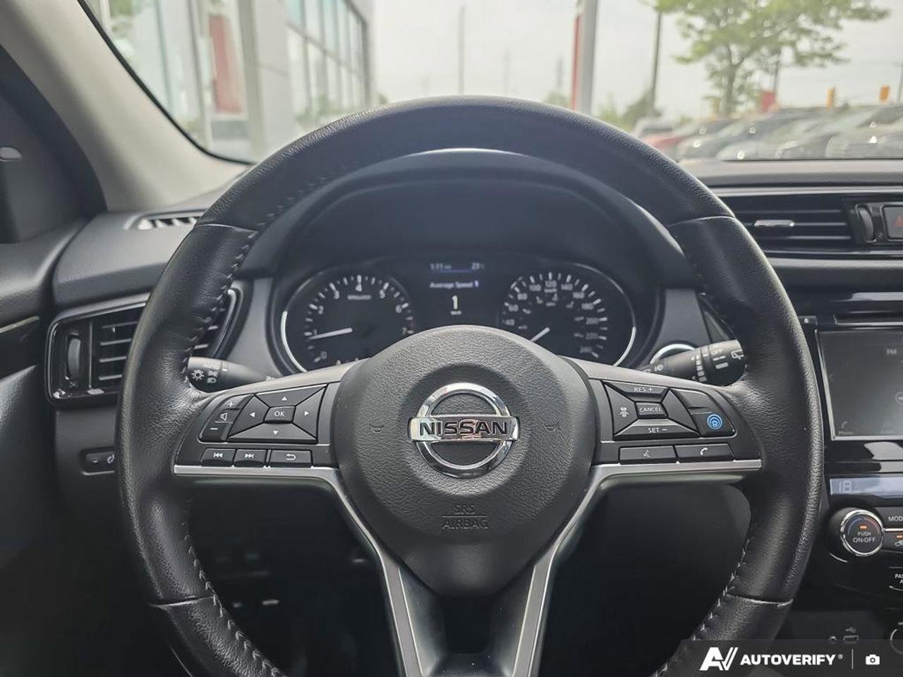 2023 Nissan Qashqai SV AWD | Apple CarPlay | Heated Seats | Alloy Rims | Photo
