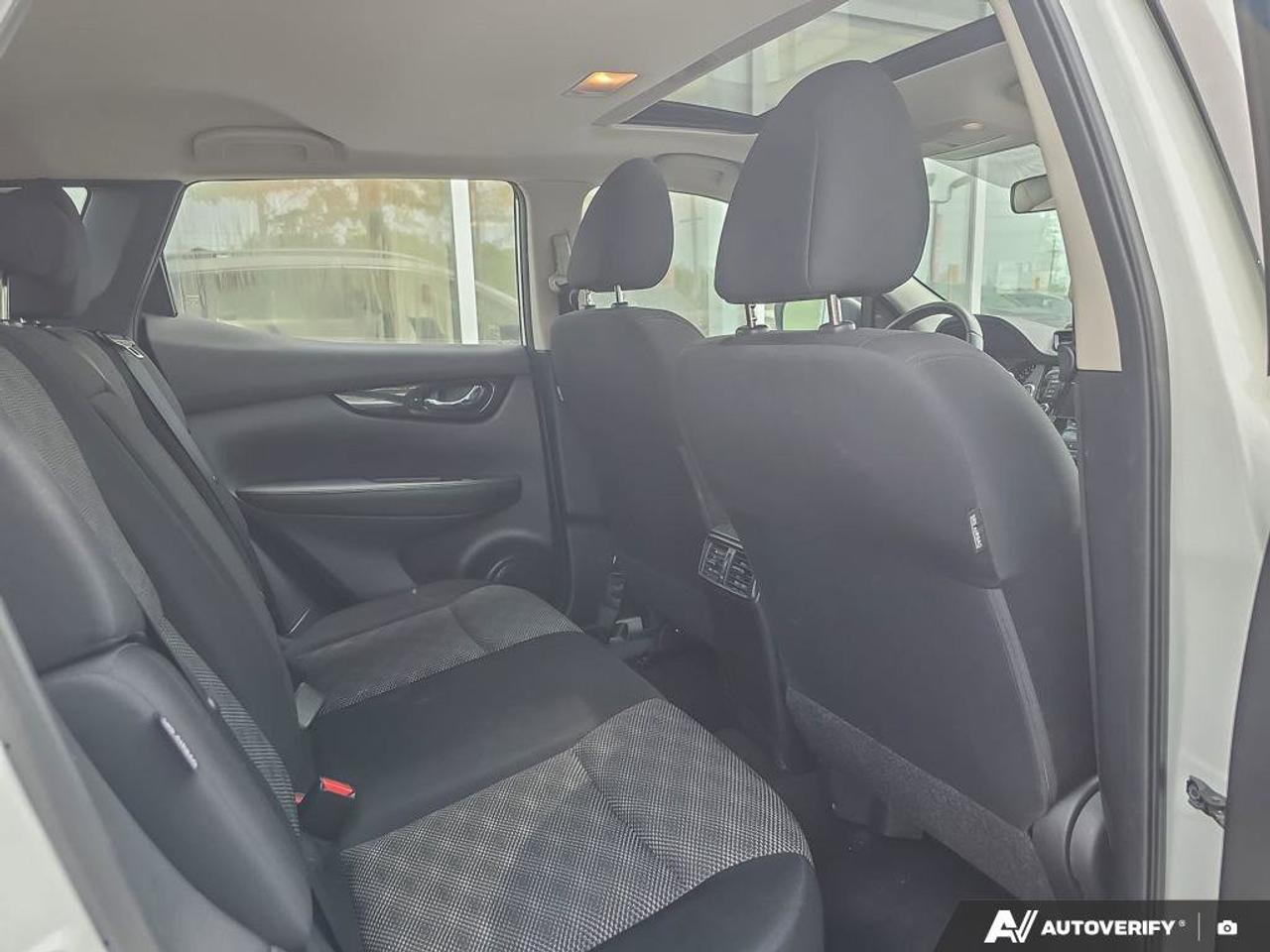 2023 Nissan Qashqai SV AWD | Apple CarPlay | Heated Seats | Alloy Rims | Photo