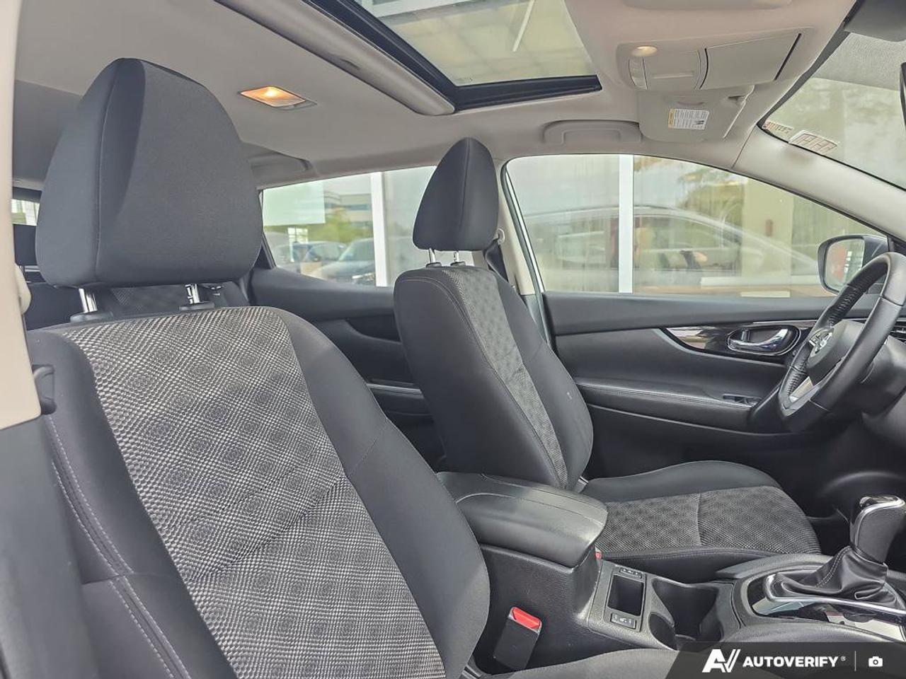2023 Nissan Qashqai SV AWD | Apple CarPlay | Heated Seats | Alloy Rims | Photo