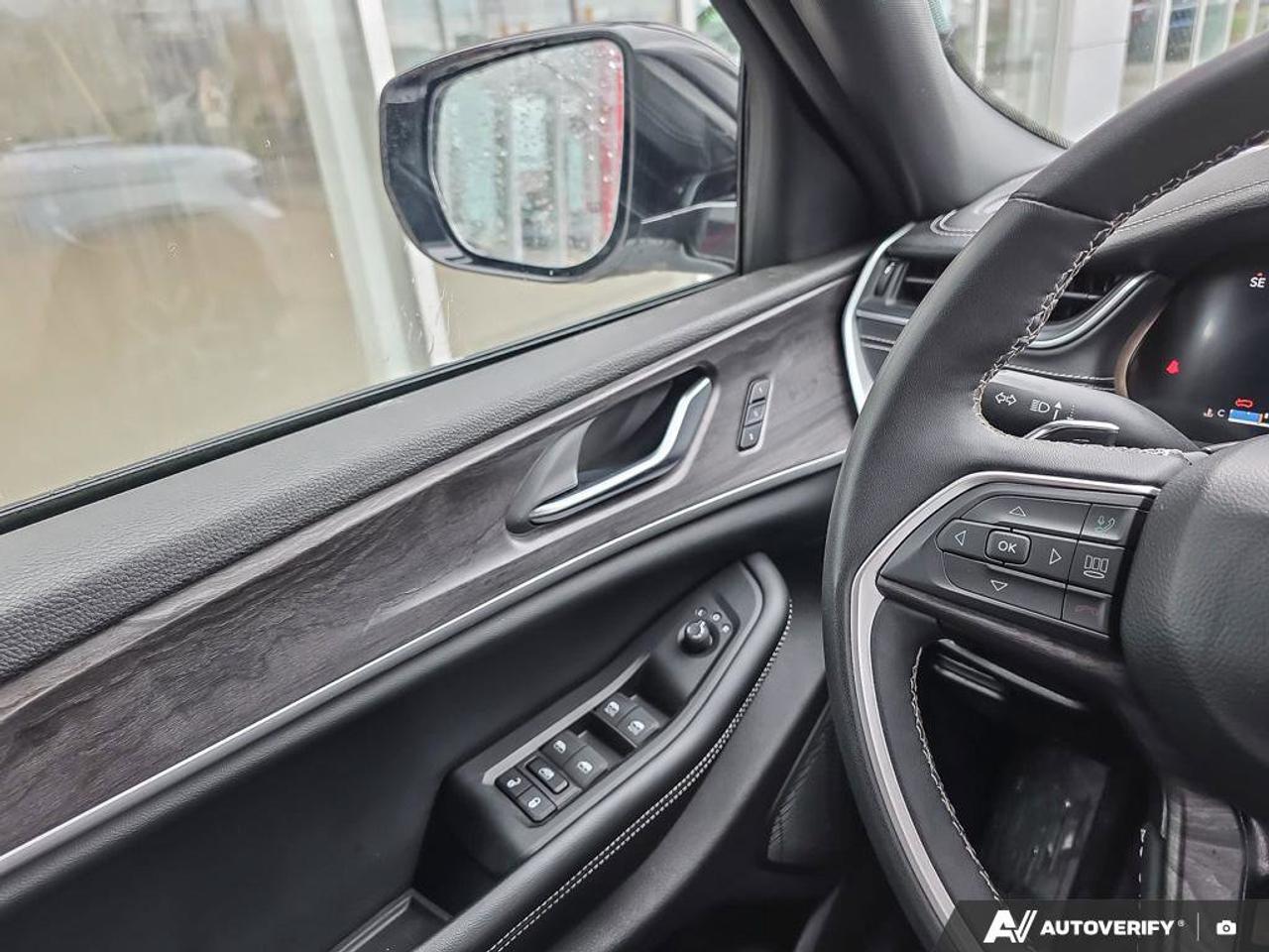 2024 Jeep Grand Cherokee L Limited | Android Auto | Apple Car Play | Leather | Photo