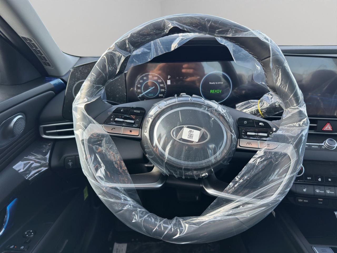 2026 Hyundai Elantra Hybrid Luxury Photo