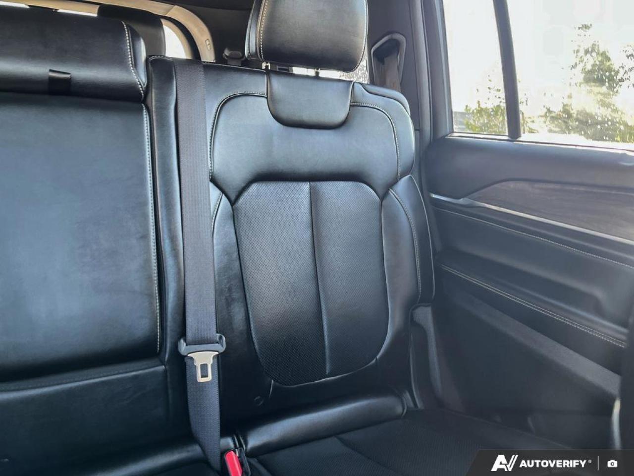 2021 Jeep Grand Cherokee L Overland | Luxury Pkg. | Trailer Tow Pkg. | Loaded | Photo