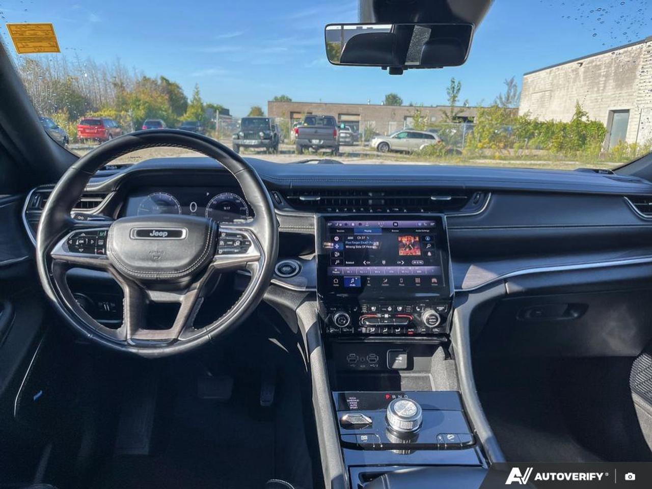 2021 Jeep Grand Cherokee L Overland | Navigation | Pano Roof | Luxury Pkg. | Trailer Tow Pkg. | Photo
