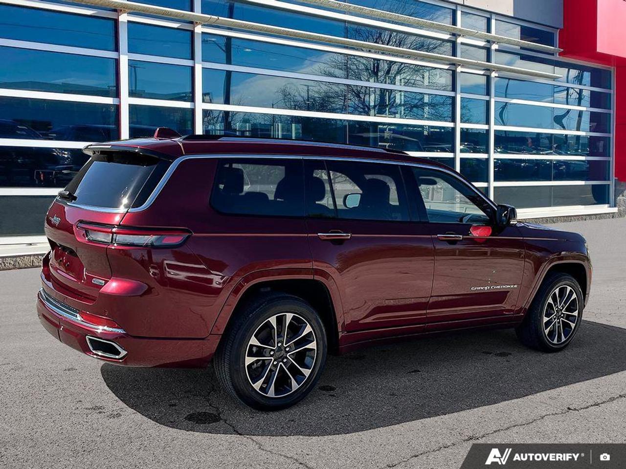 2021 Jeep Grand Cherokee L Overland | Navigation | Pano Roof | Luxury Pkg. | Trailer Tow Pkg. | Photo4