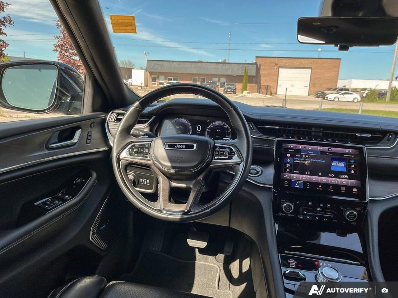 2021 Jeep Grand Cherokee L Overland | Navigation | Pano Roof | Luxury Pkg. | Trailer Tow Pkg. | Photo