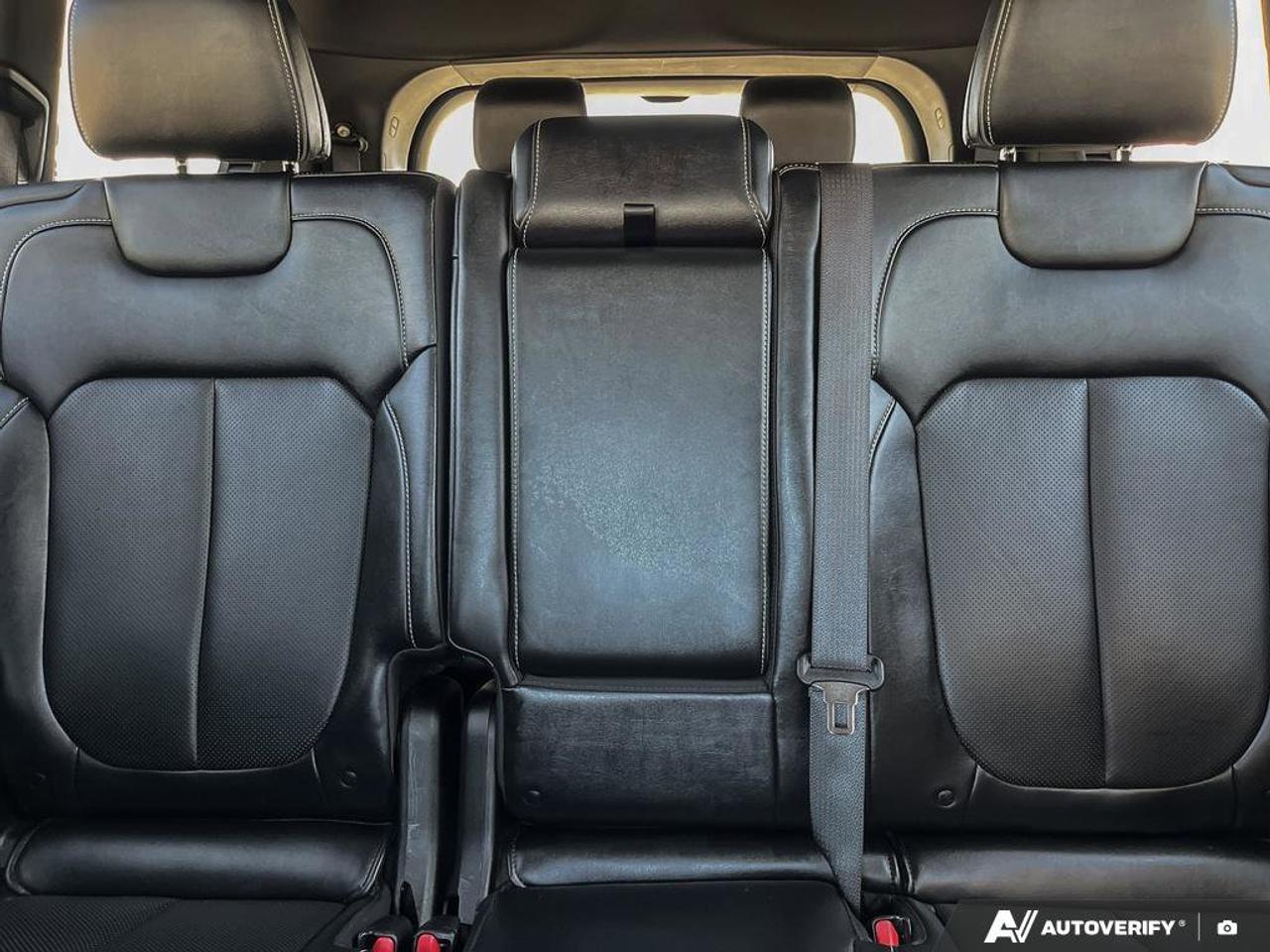 2021 Jeep Grand Cherokee L Overland | Navigation | Pano Roof | Luxury Pkg. | Trailer Tow Pkg. | Photo