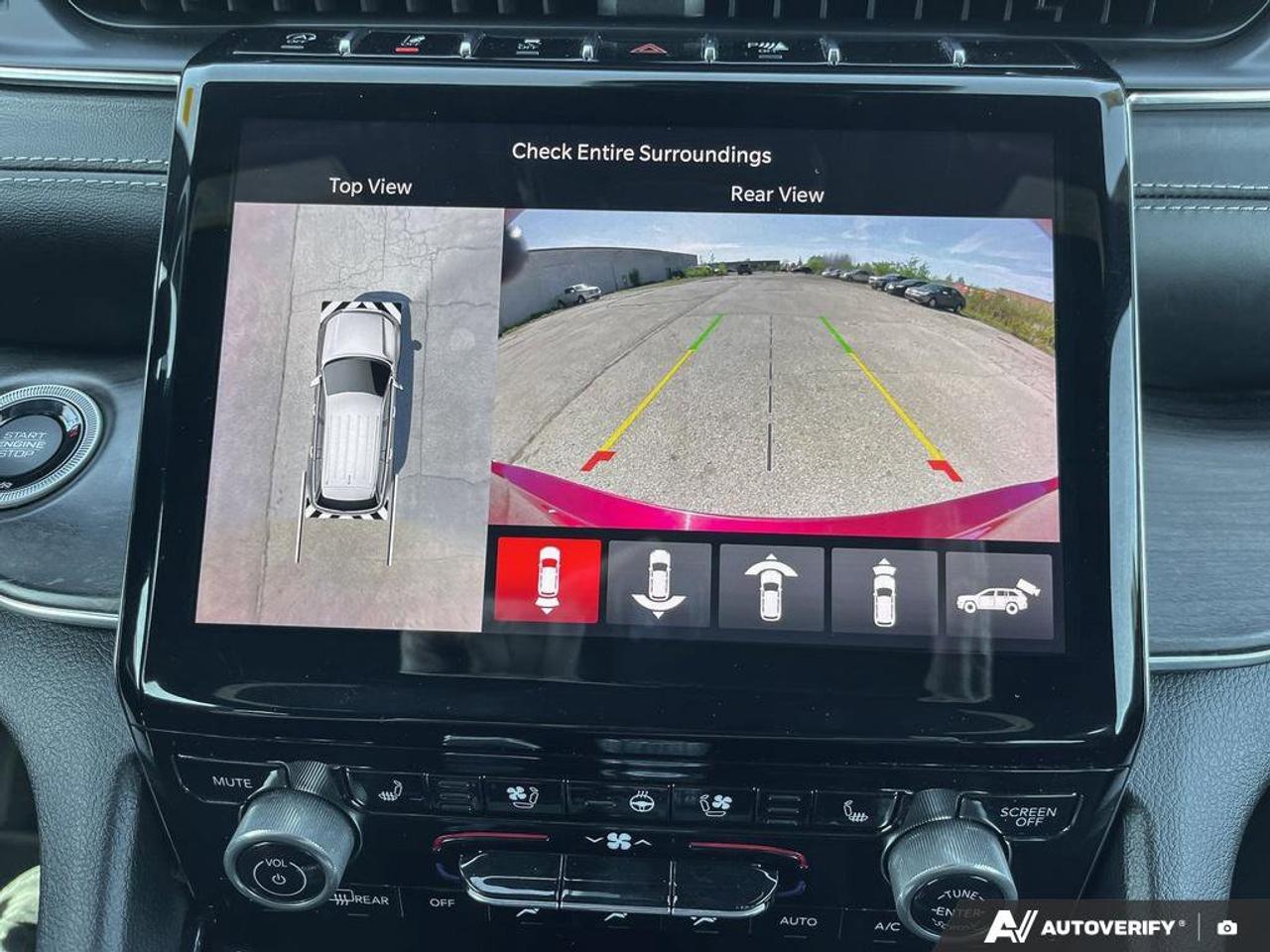 2021 Jeep Grand Cherokee L Overland | Navigation | Pano Roof | Luxury Pkg. | Trailer Tow Pkg. | Photo