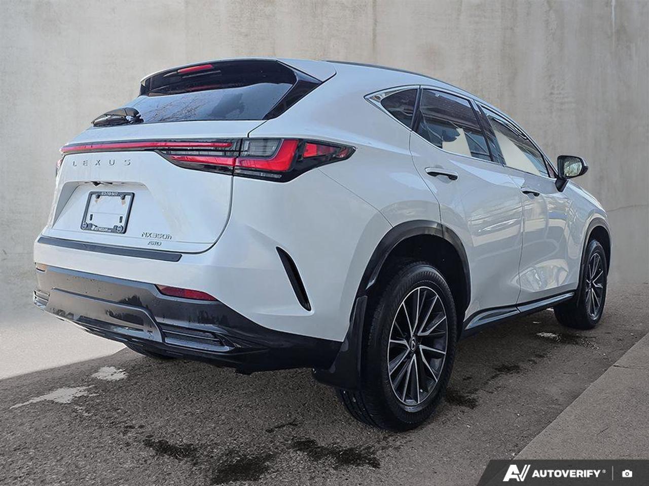 2024 Lexus NX 350h AWD | Hybrid |  Wireless Apple CarPlay | Heated Steering | Leather | Photo4