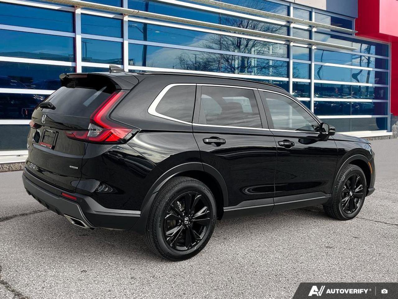 2024 Honda CR-V Hybrid Touring | Leather | Nav | Sunroof | Safety Tech | Photo4