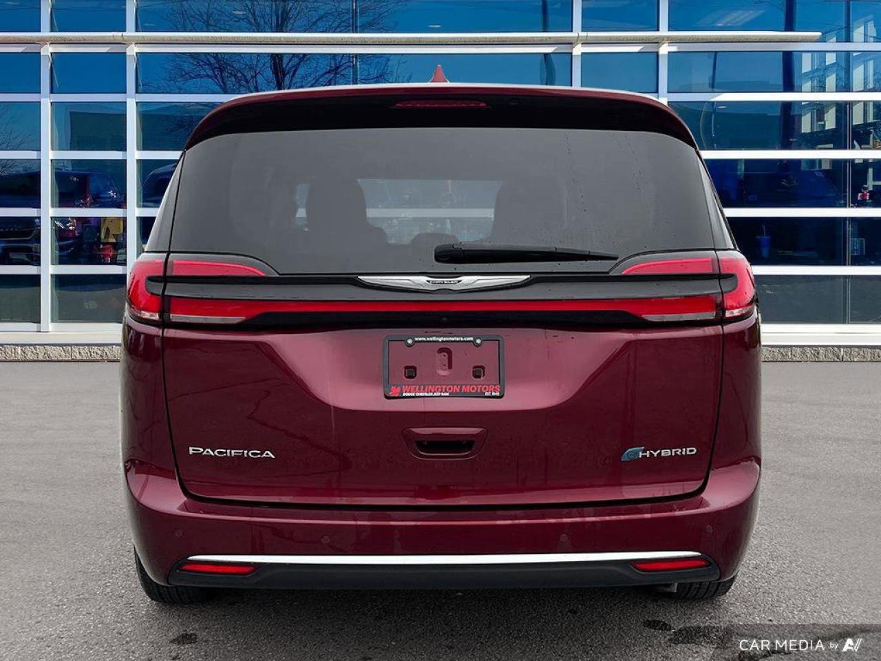 2022 Chrysler Pacifica Hybrid Touring L | Leather | Hybrid | Apple Carplay Photo