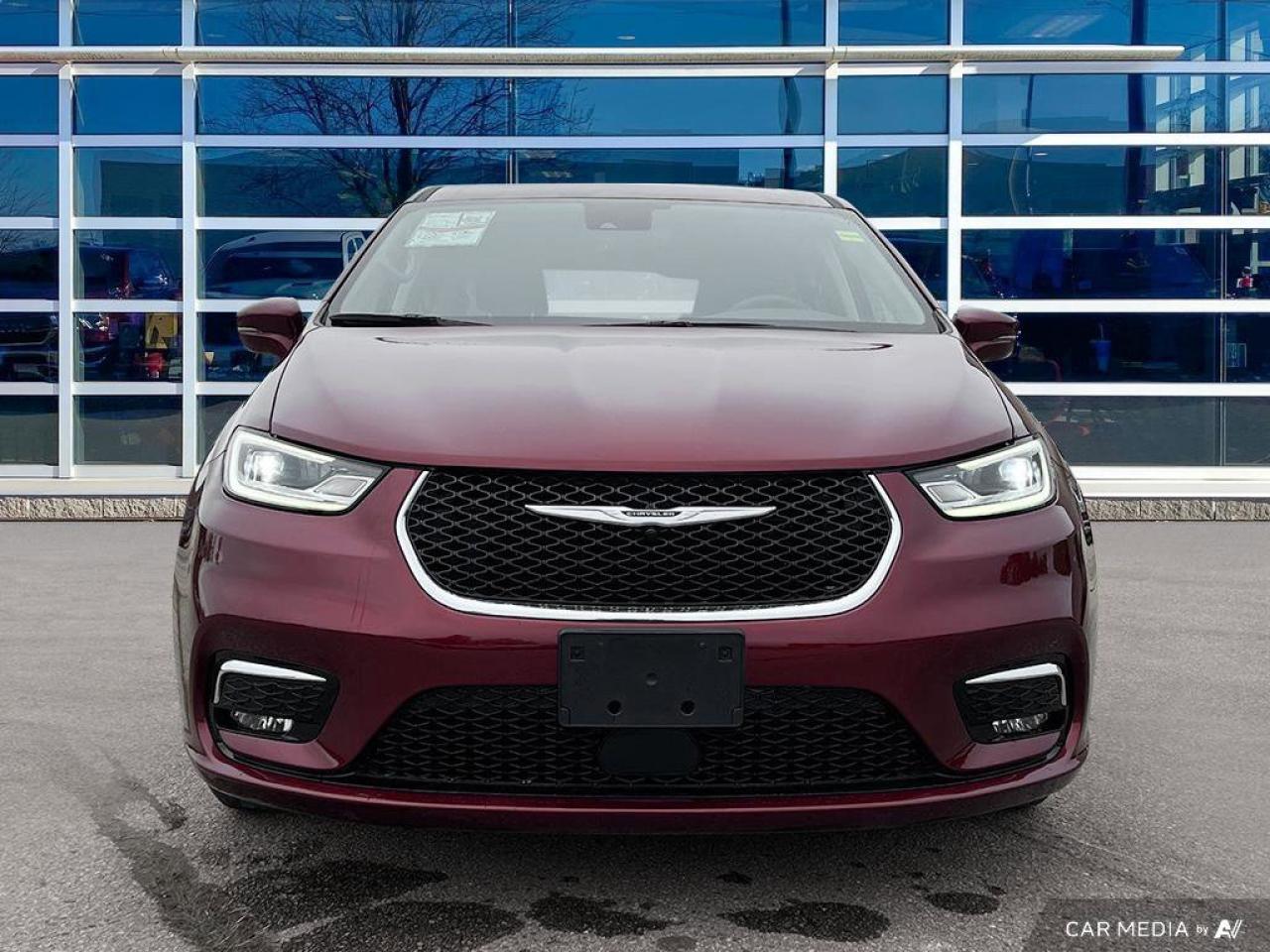 2022 Chrysler Pacifica Hybrid Touring L | Leather | Hybrid | Apple Carplay Photo