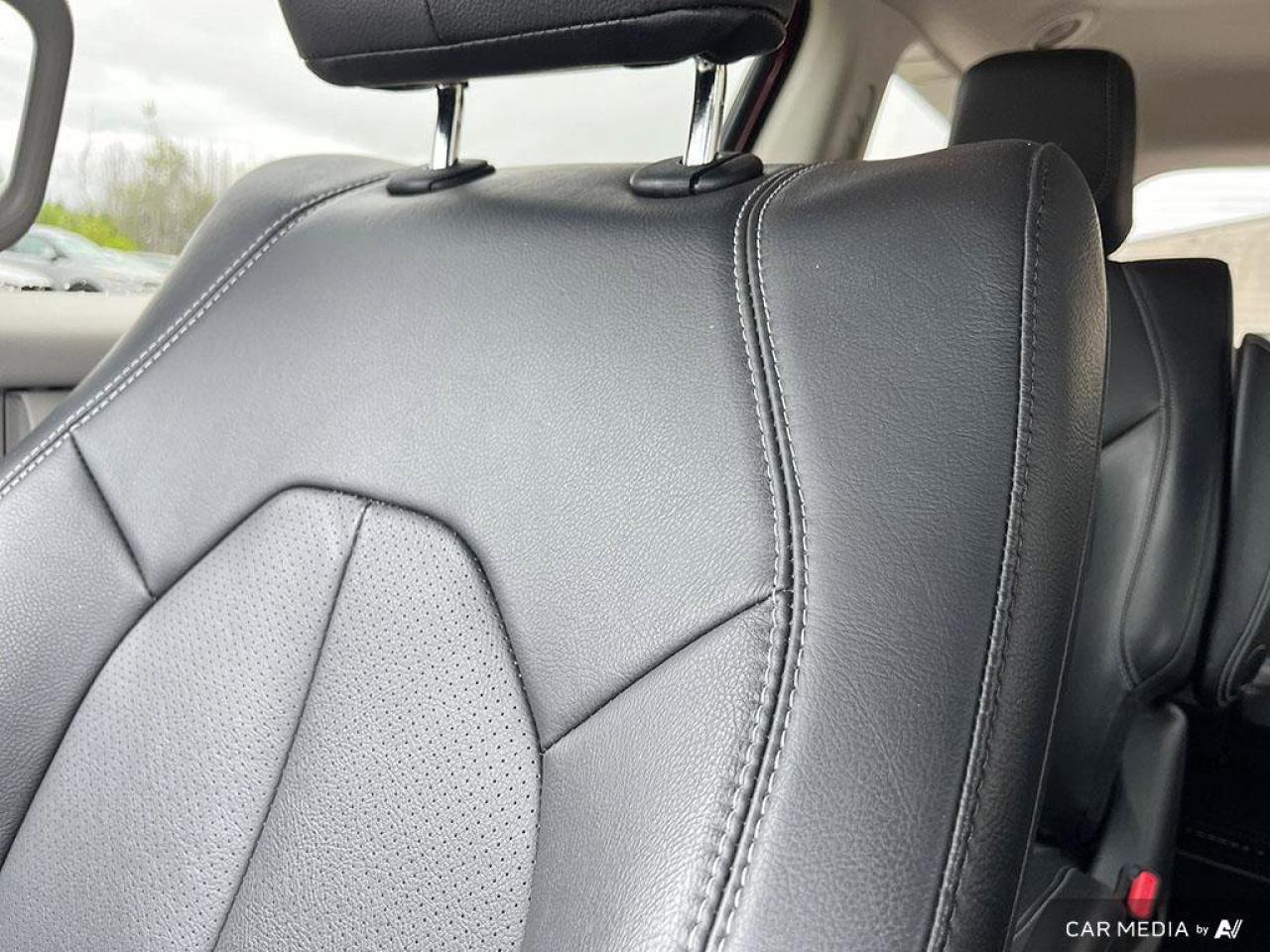 2022 Chrysler Pacifica Hybrid Touring L | Leather | Hybrid | Apple Carplay Photo