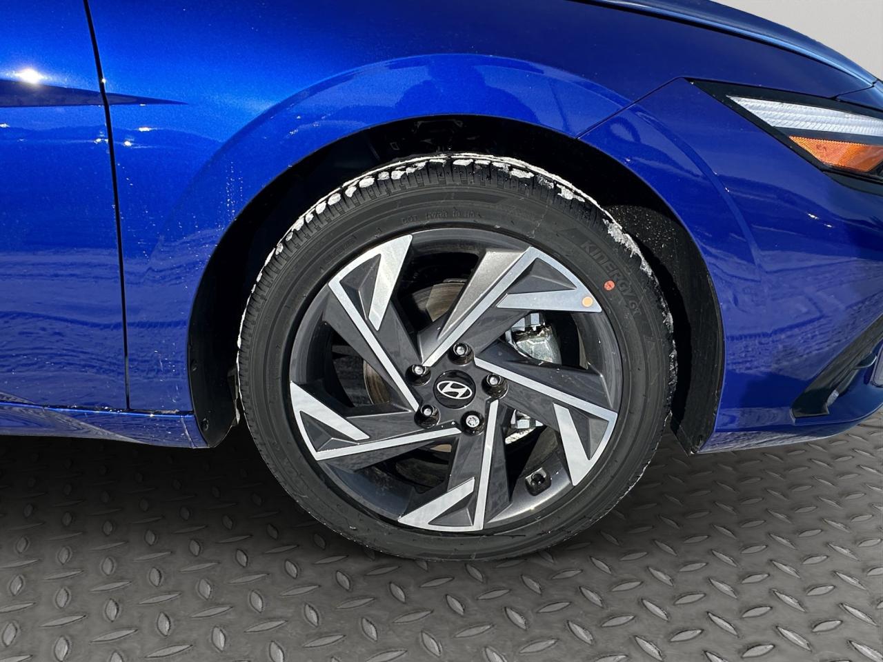 2026 Hyundai Elantra Hybrid Luxury Photo