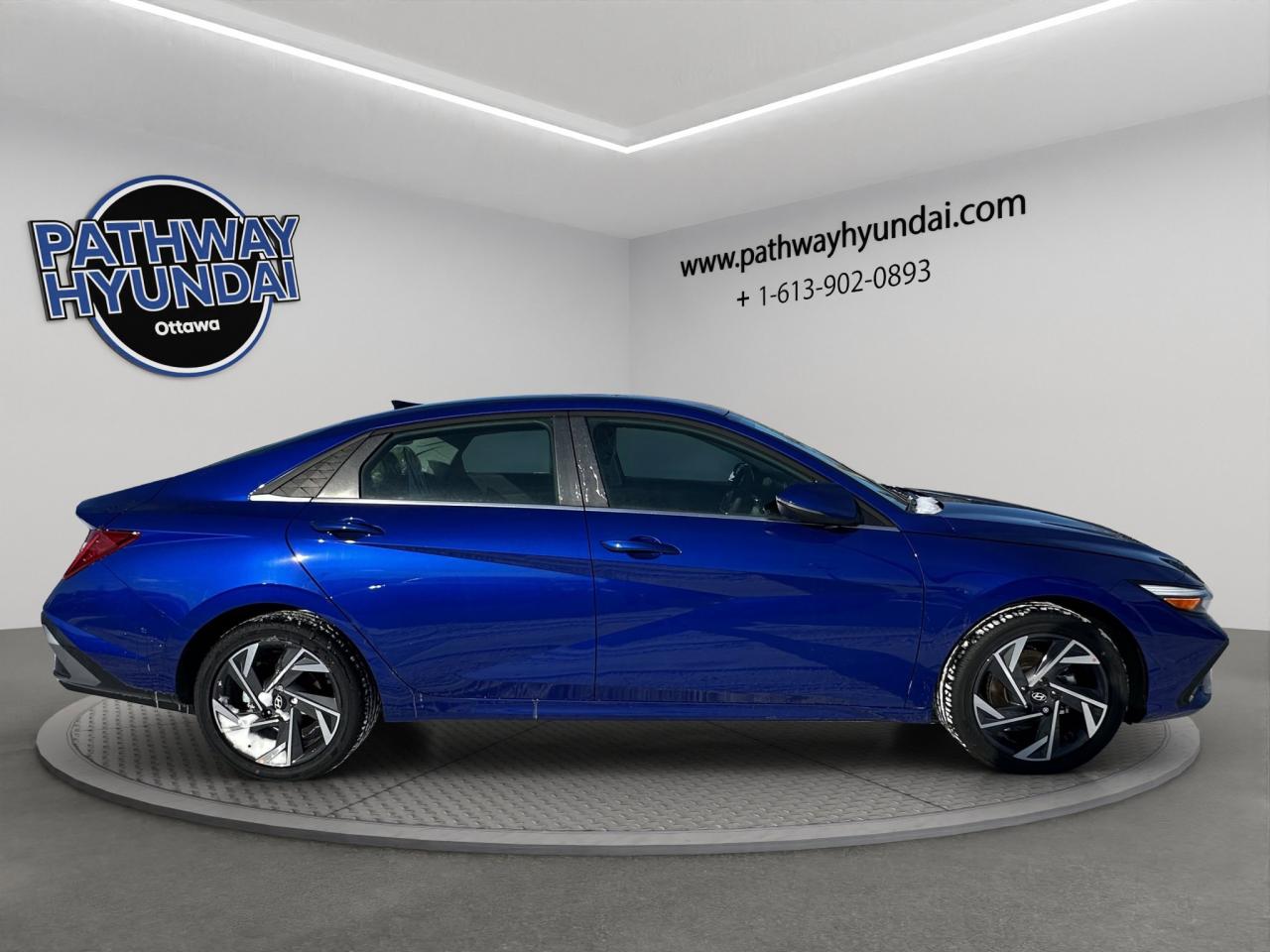 2026 Hyundai Elantra Hybrid Luxury Photo2