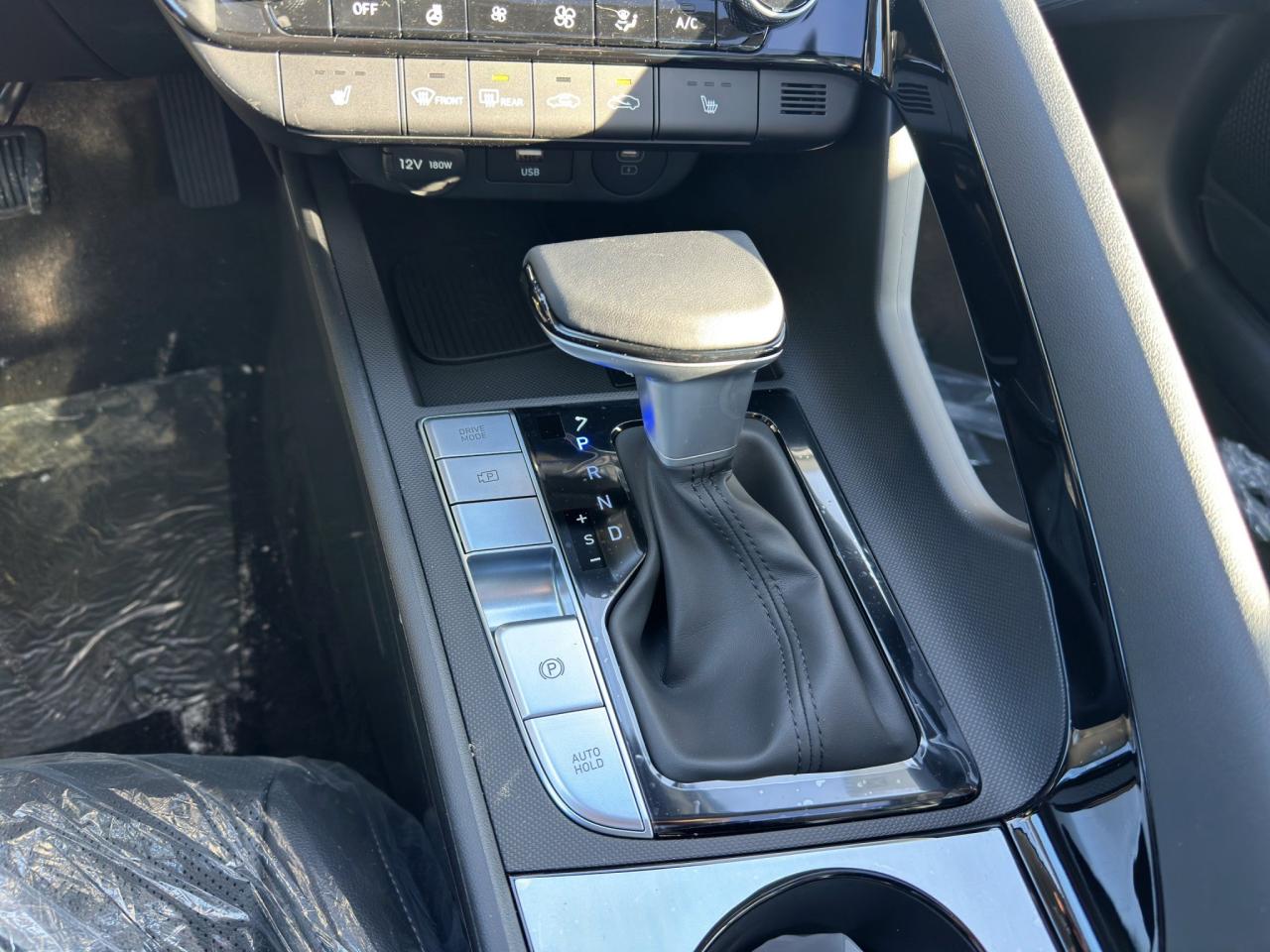 2026 Hyundai Elantra Hybrid Luxury Photo