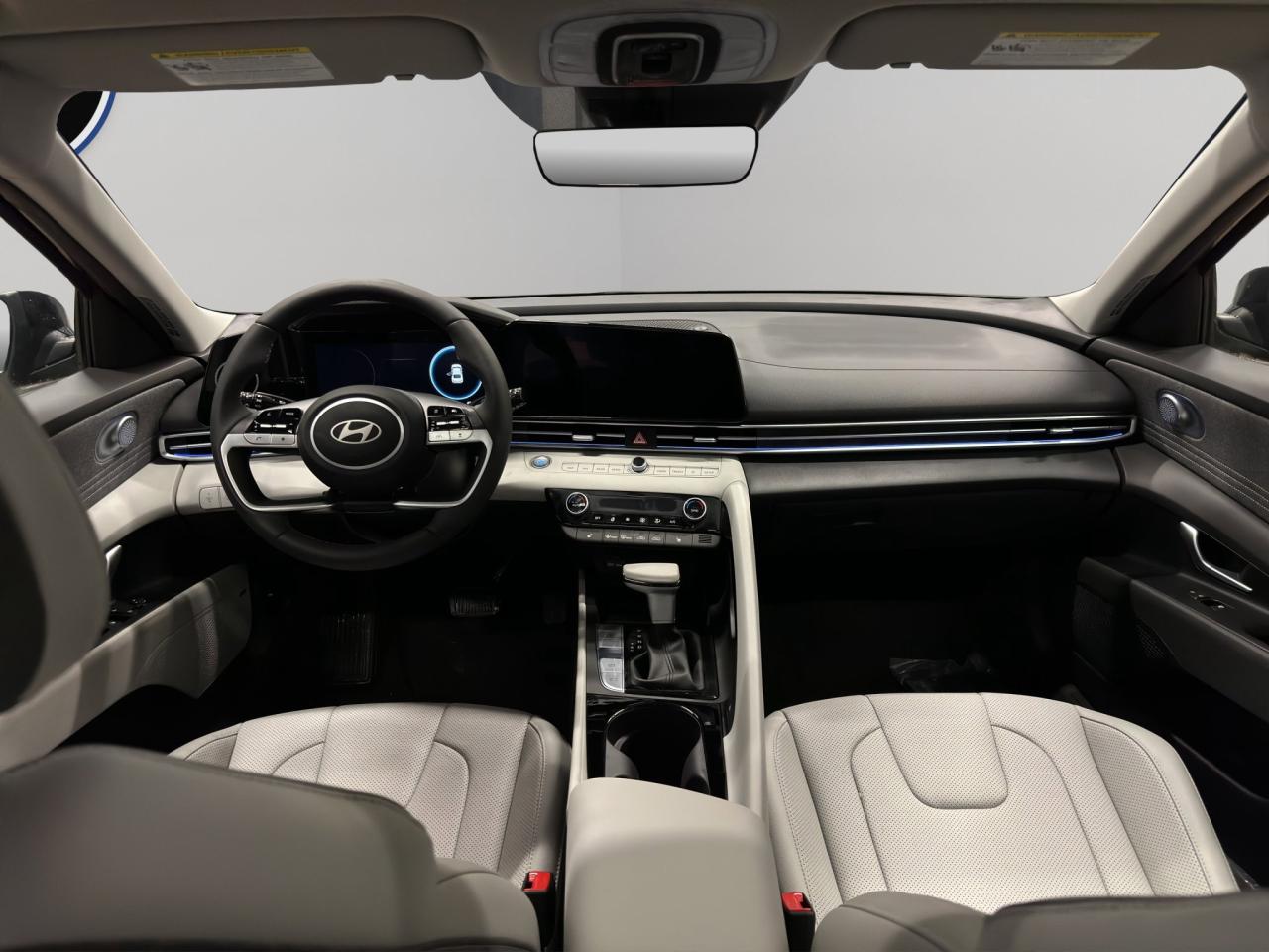 2026 Hyundai Elantra Hybrid Luxury Photo