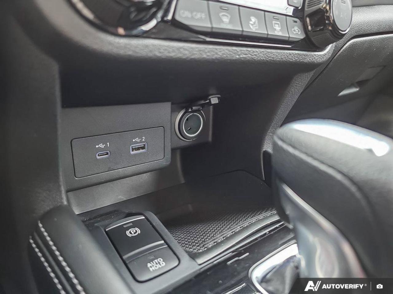 2024 Nissan Kicks SV | Heated Seats | Alloy Rims | Blind-Spot Sensors | Photo