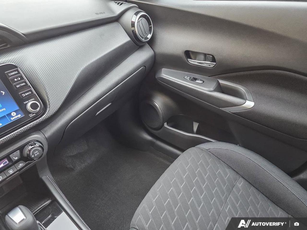 2024 Nissan Kicks SV | Heated Seats | Alloy Rims | Blind-Spot Sensors | Photo