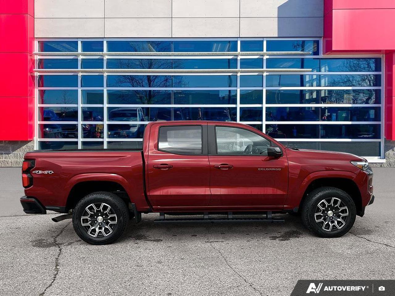 2023 Chevrolet Colorado 4WD LT | Leather | Navigation | Sunroof | Safety Pkg. | Apple Carplay | Android Auto | Photo
