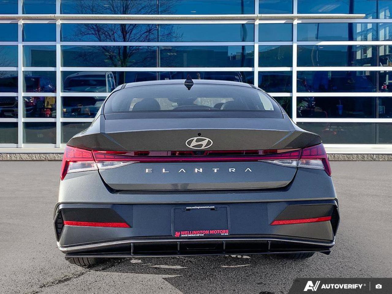 2025 Hyundai Elantra Luxury | Leather | Nav | Sunroof | Safety Tech | Photo