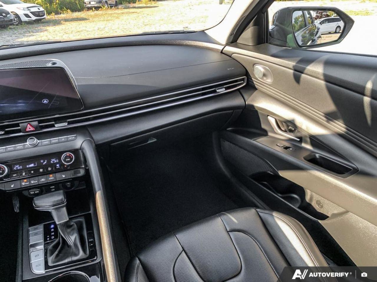 2025 Hyundai Elantra Luxury | Leather | Nav | Sunroof | Safety Tech | Photo