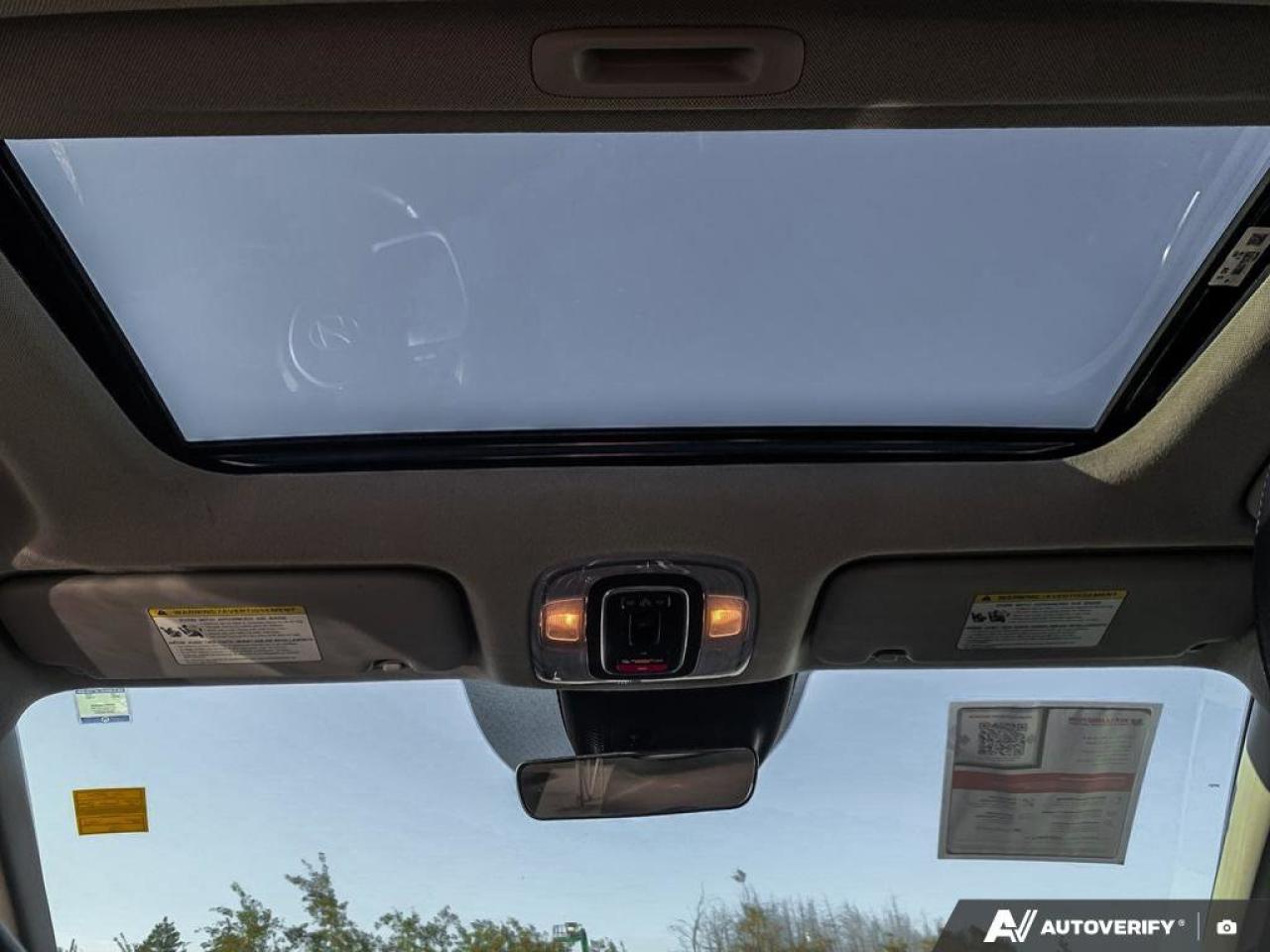 2025 Hyundai Elantra Luxury | Leather | Nav | Sunroof | Safety Tech | Photo