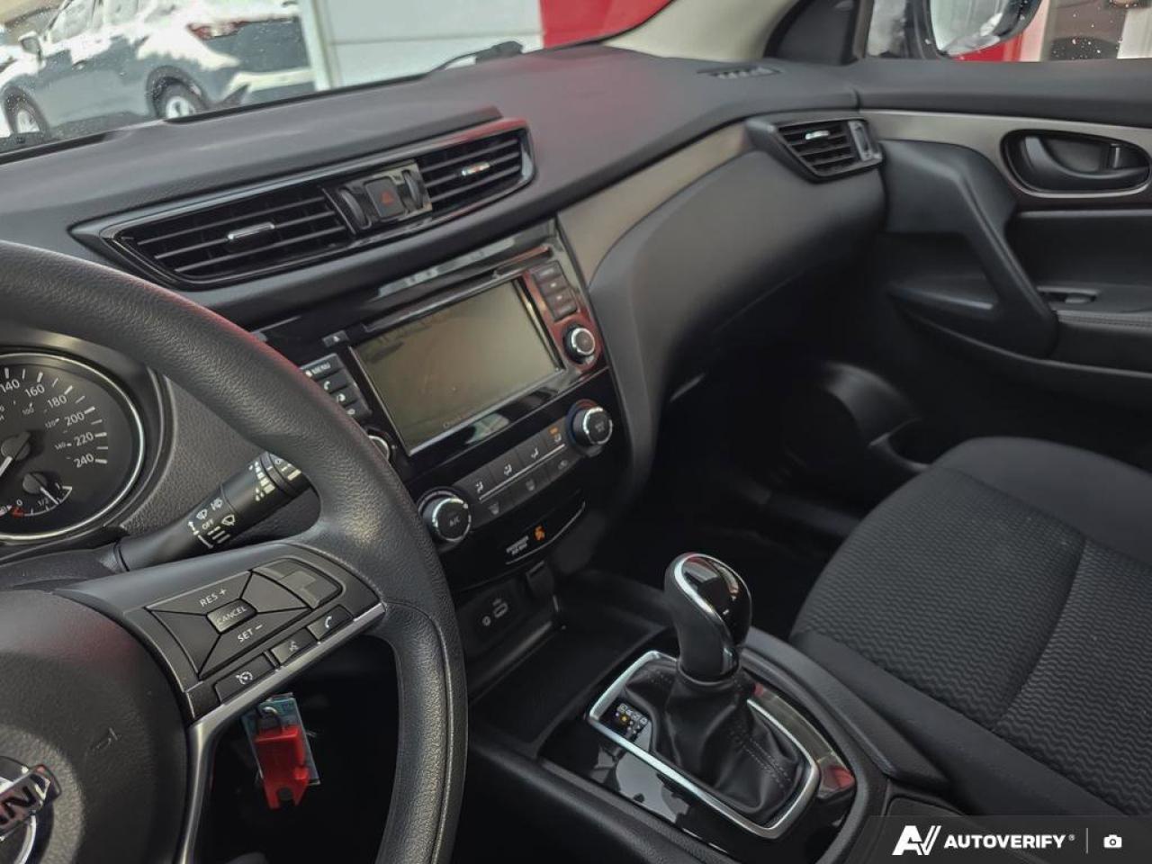 2023 Nissan Qashqai S AWD | Heated Seats | Blind-Spot Sensors | Back-Up Camera | Photo