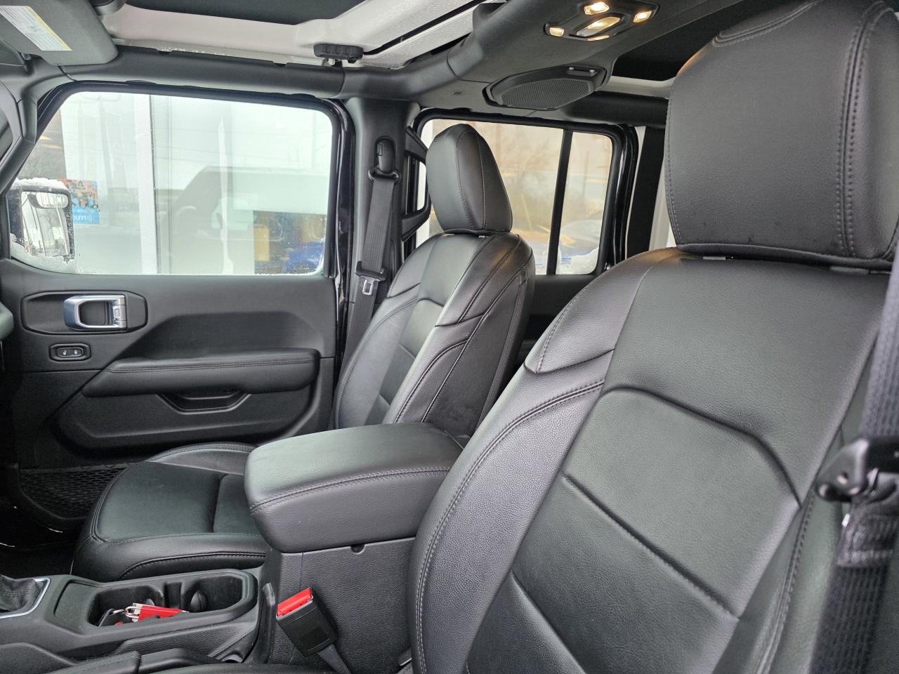 2023 Jeep Wrangler Sahara Altitude |  9-speaker Alpine premium audio | Apple Car Play | Photo