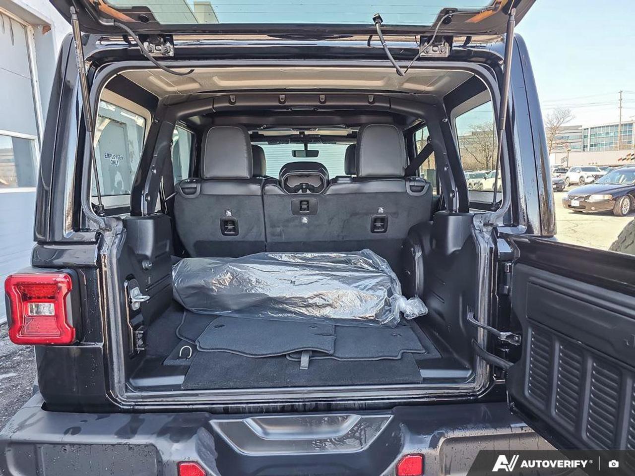 2023 Jeep Wrangler Sahara Altitude |  9-speaker Alpine premium audio | Apple Car Play | Photo