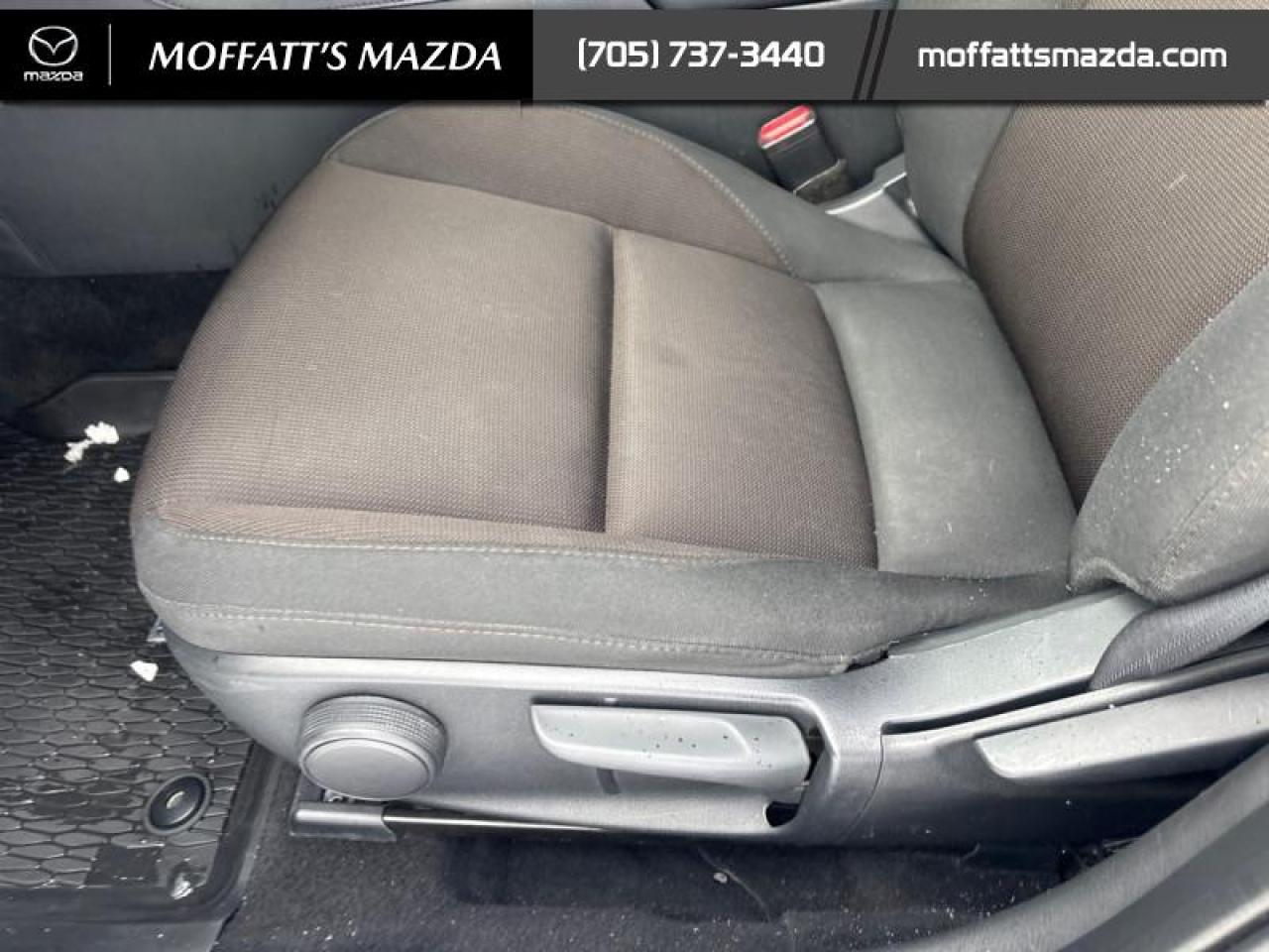 2023 Mazda MAZDA3 GS Photo