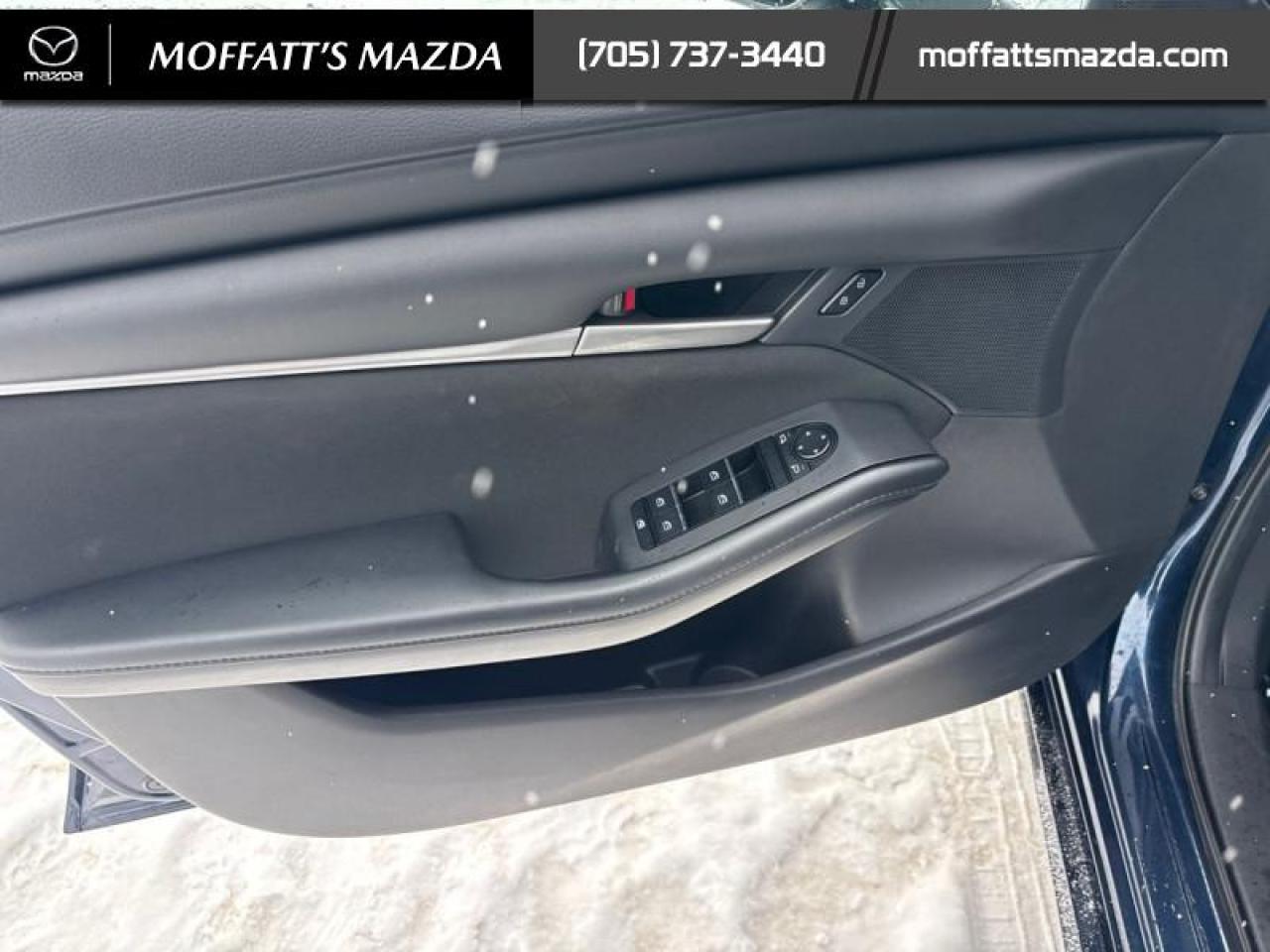 2023 Mazda MAZDA3 GS Photo