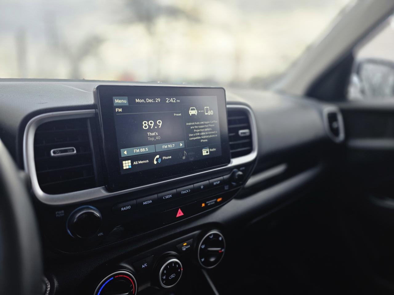 2020 Hyundai Venue Trend Photo