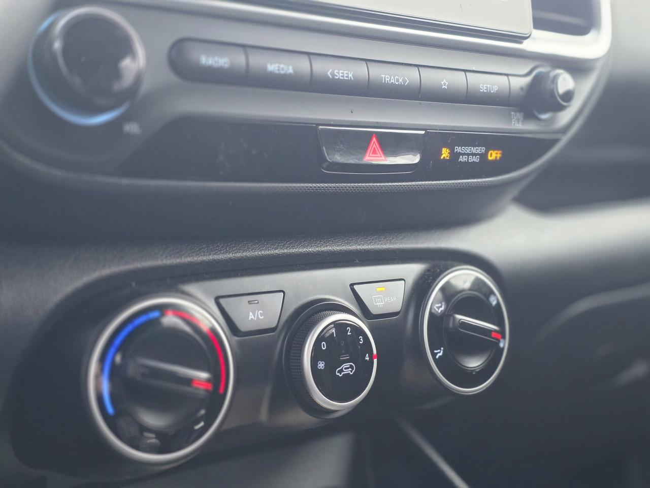 2020 Hyundai Venue Trend Photo