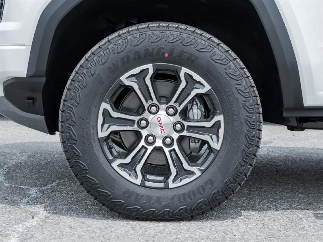 2025 GMC Canyon AT4 Photo3