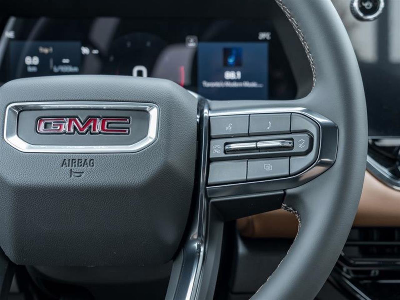 2025 GMC Canyon AT4 Photo